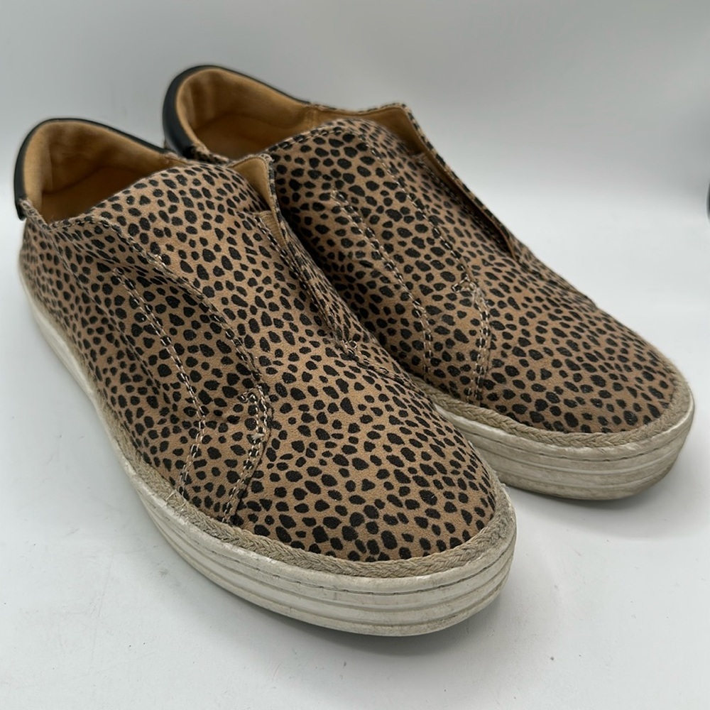 Universal Thread leopard print slip-on sneakers, size 8